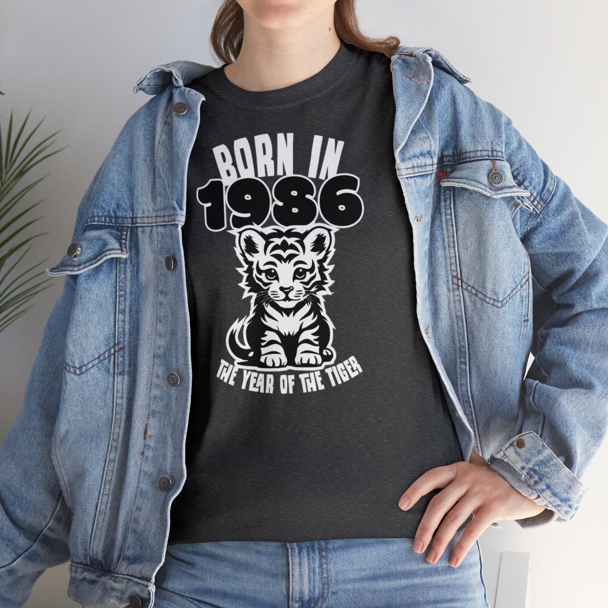 Born in the year of the Tiger - Unisex Tee – Bild 45